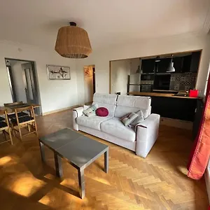 Appartement Le Relais Des Cyclamens, Bron